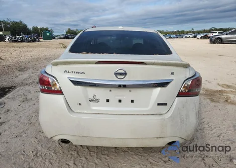 2015 Nissan Altima 2.5 из США, поврежденный, VIN 1N4AL3AP5FC580335